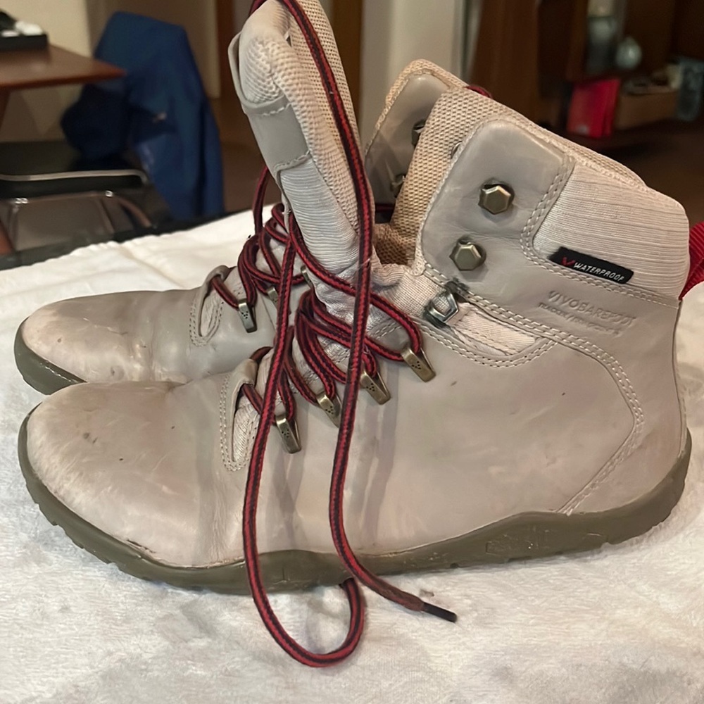 Vivobarefoot Tracker 40